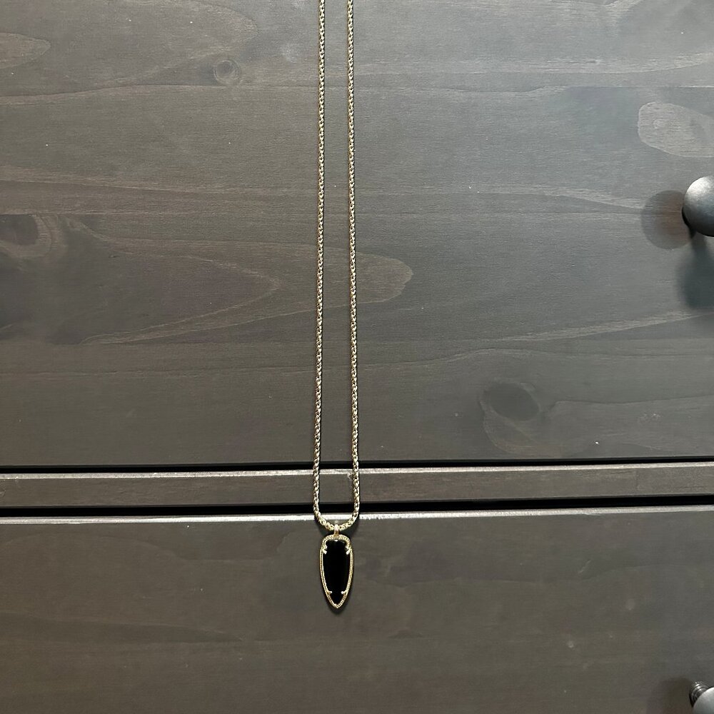 Kendra Scott Black Arrow Necklace with Gold Finish